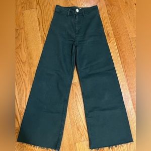 High-waisted wide-leg pant